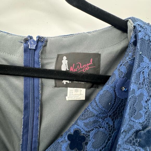 Mac Duggal 67712 Midnight Floral Appliqué Flutter Sleeve Lace Gown Size 10 NWT - Picture 11 of 12